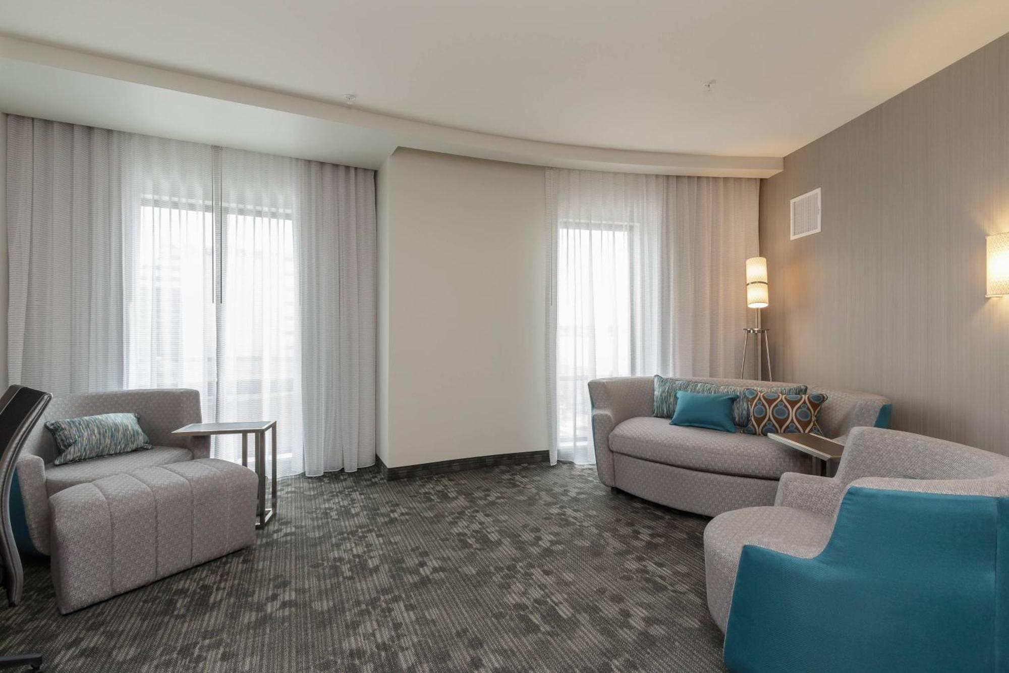 Courtyard By Marriott Downtown Hotel South Bend
