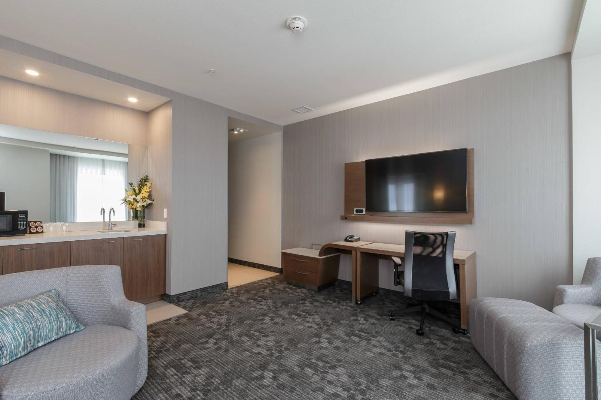 Courtyard By Marriott Downtown Hotel 3*