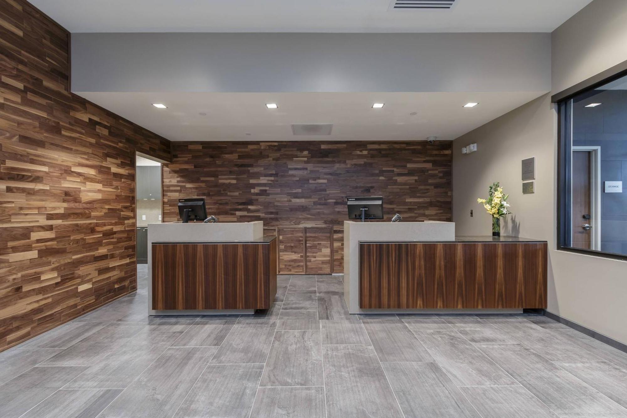 Courtyard By Marriott Downtown Hotel