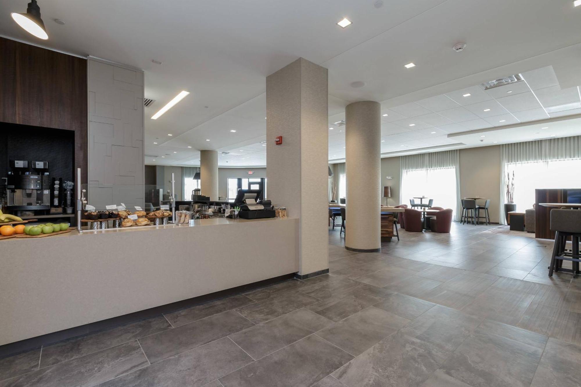Courtyard By Marriott Downtown
